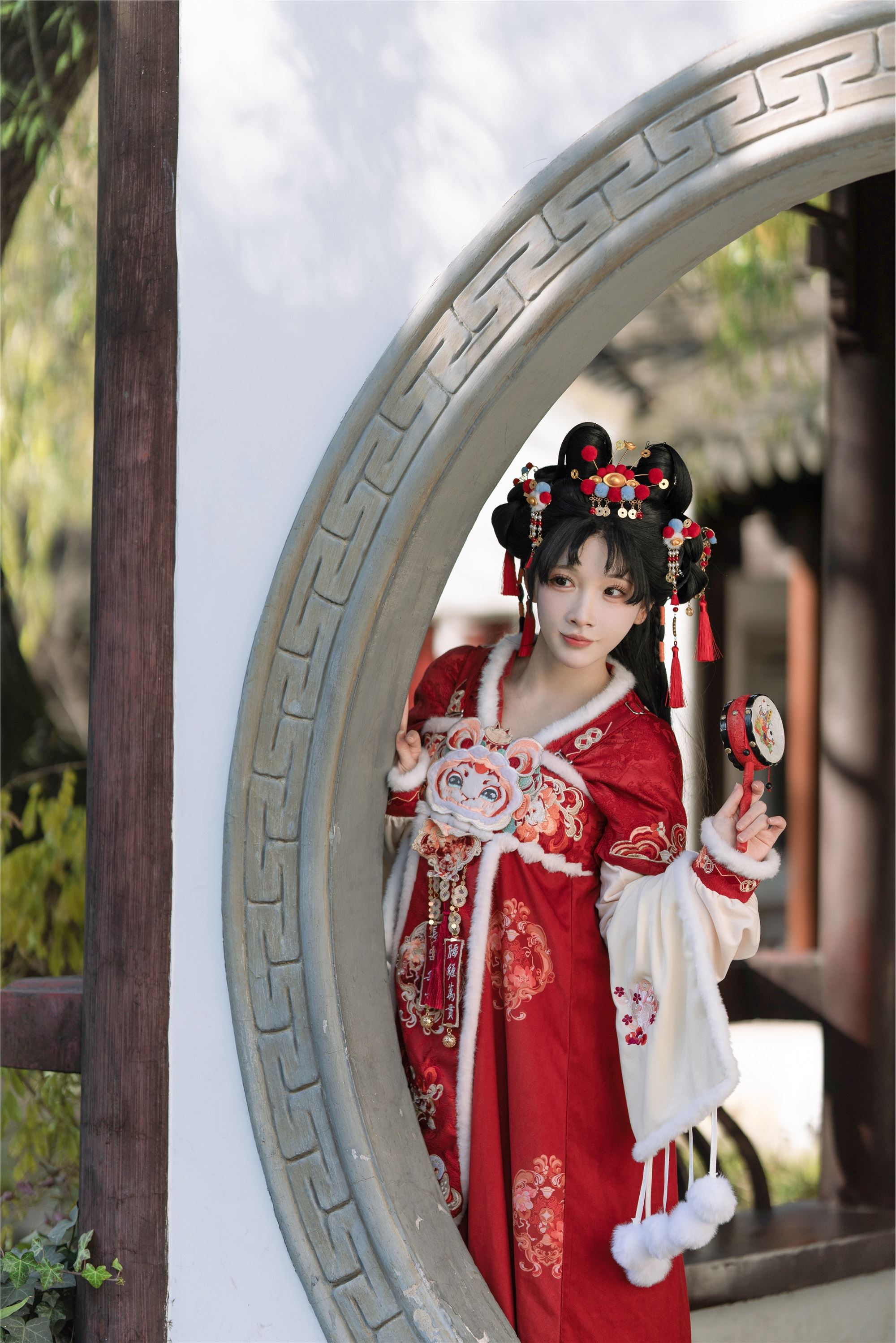 YITUYU艺图语 2025.01.31 红红火火迎新年 一只小羊